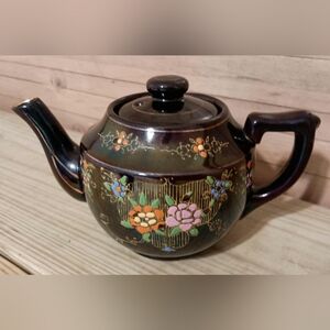 Vintage Japanese moriage tea pot porcelain ceramic tea pot